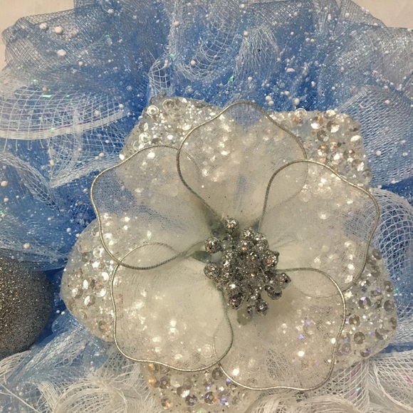 Blue and silver wreath - Picture 4 of 7